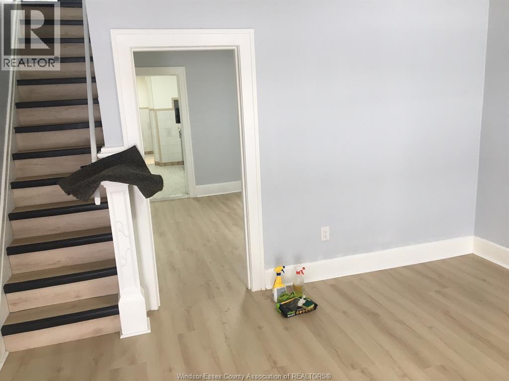 1101 Elsmere, Windsor, Ontario  N9A 2B1 - Photo 5 - 26002114