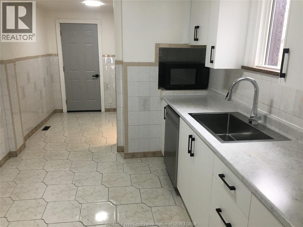 1101 Elsmere, Windsor, Ontario  N9A 2B1 - Photo 8 - 26002114