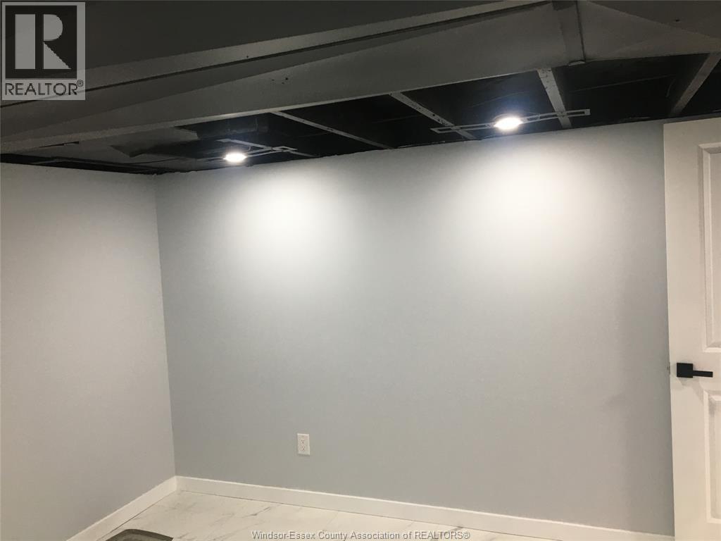 1101 Elsmere, Windsor, Ontario  N9A 2B1 - Photo 28 - 26002114