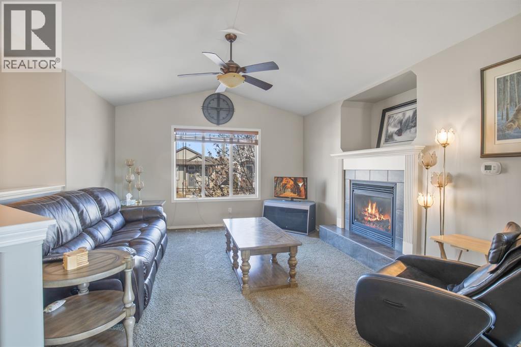 171 Vickers Close, Red Deer, Alberta  T4R 0C9 - Photo 3 - A2305747