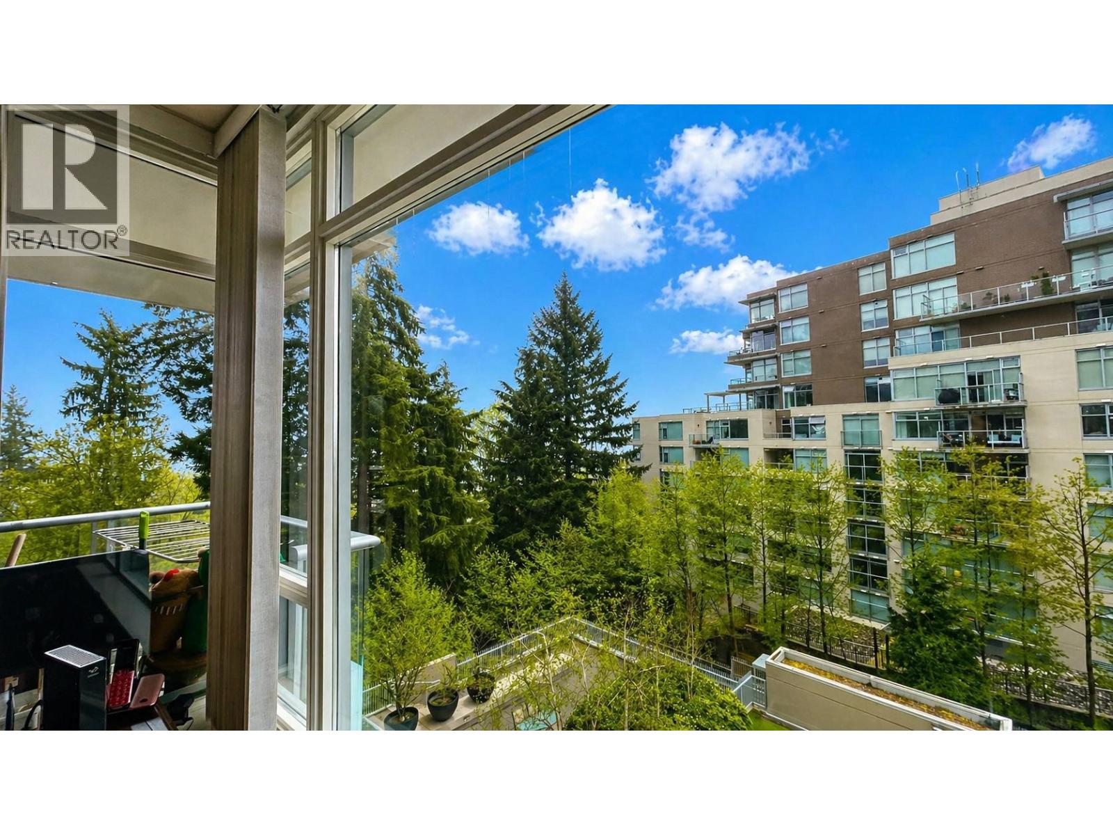 601 9266 University Crescent, Burnaby, British Columbia  V5A 4Z1 - Photo 1 - R3116365