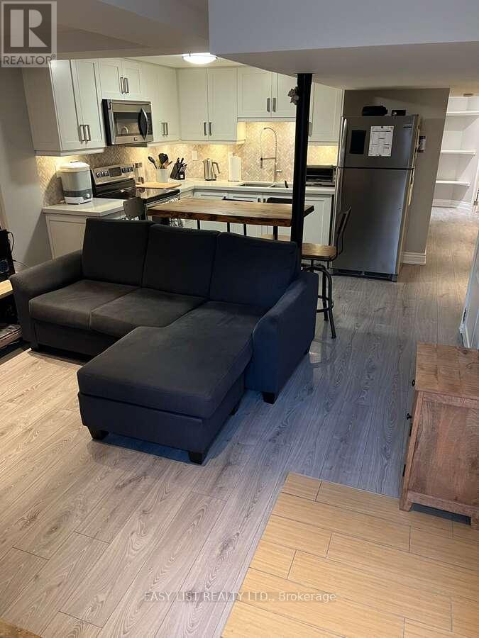 23 Goodwood Avenue, Toronto, Ontario  M6E 1J1 - Photo 3 - W13010342