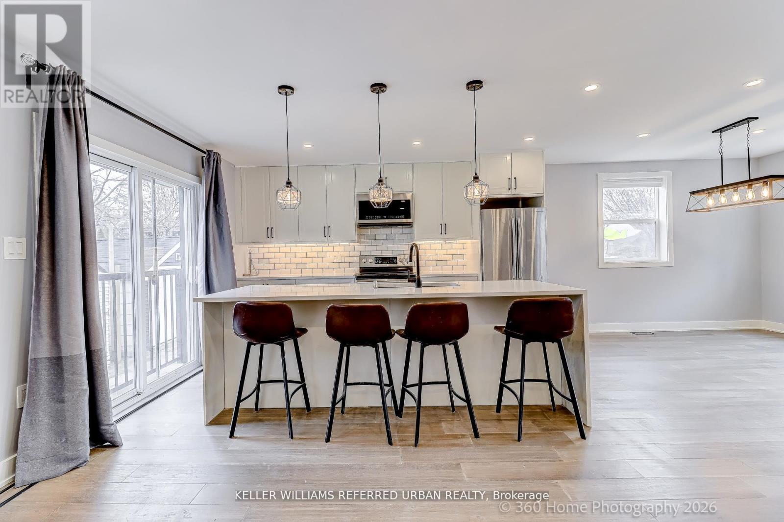 1 - 84 Foch Avenue, Toronto, Ontario  M8W 3X6 - Photo 4 - W13060596