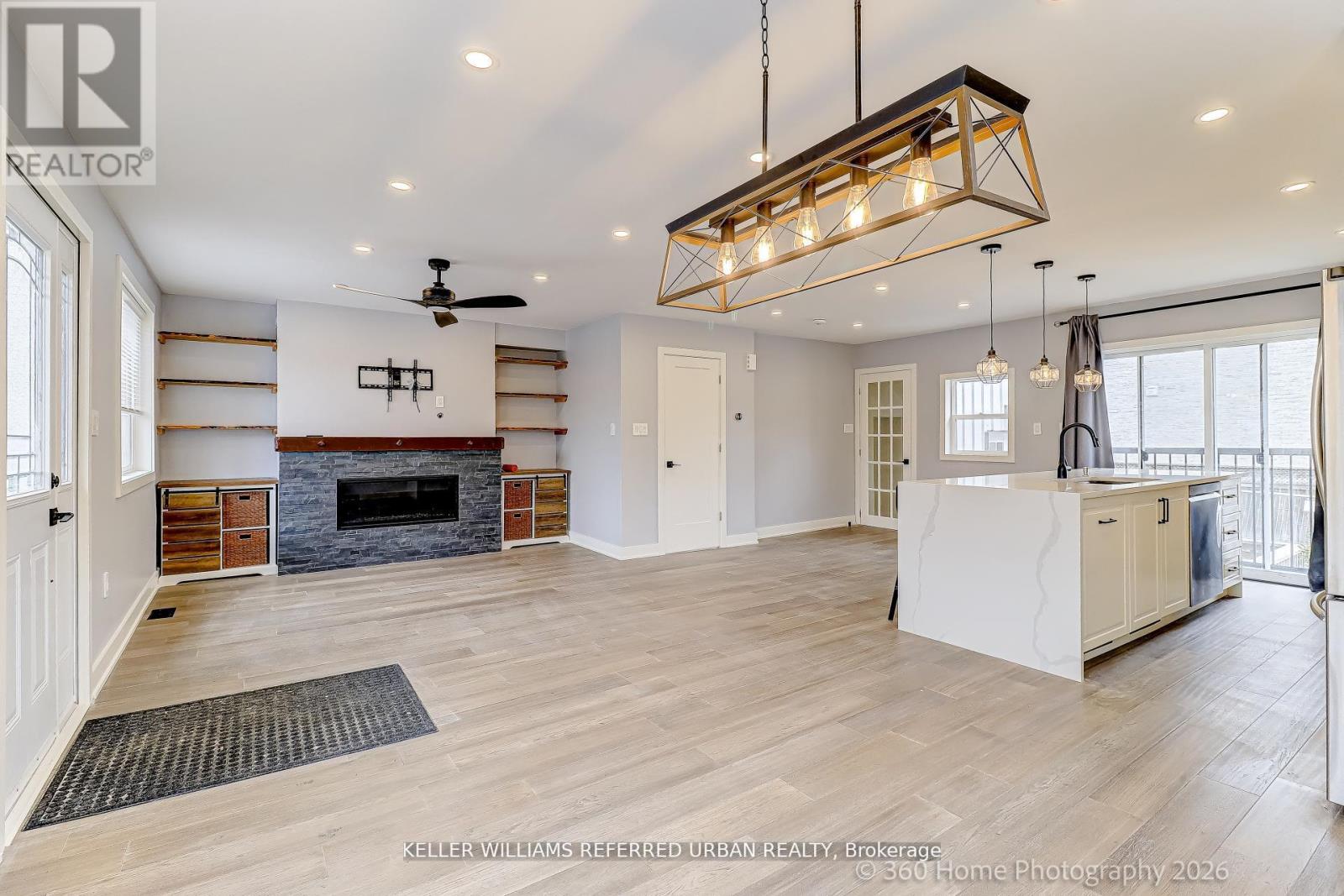 1 - 84 Foch Avenue, Toronto, Ontario  M8W 3X6 - Photo 2 - W13060596