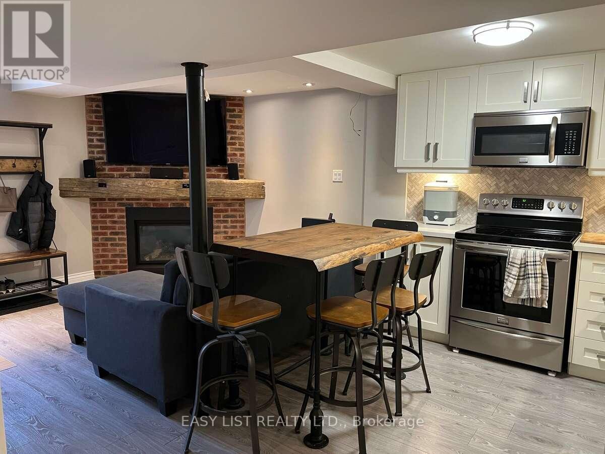 23 Goodwood Avenue, Toronto, Ontario  M6E 1J1 - Photo 2 - W13010342