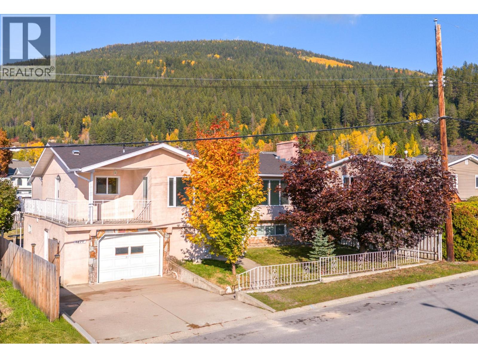 1828 Hurl Street, Creston, British Columbia