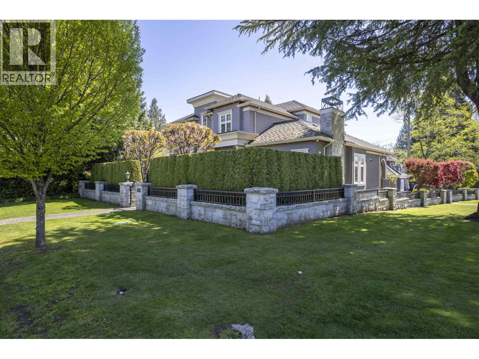 738 W 54th Avenue, Vancouver, British Columbia  V6P 1M4 - Photo 2 - R3116481
