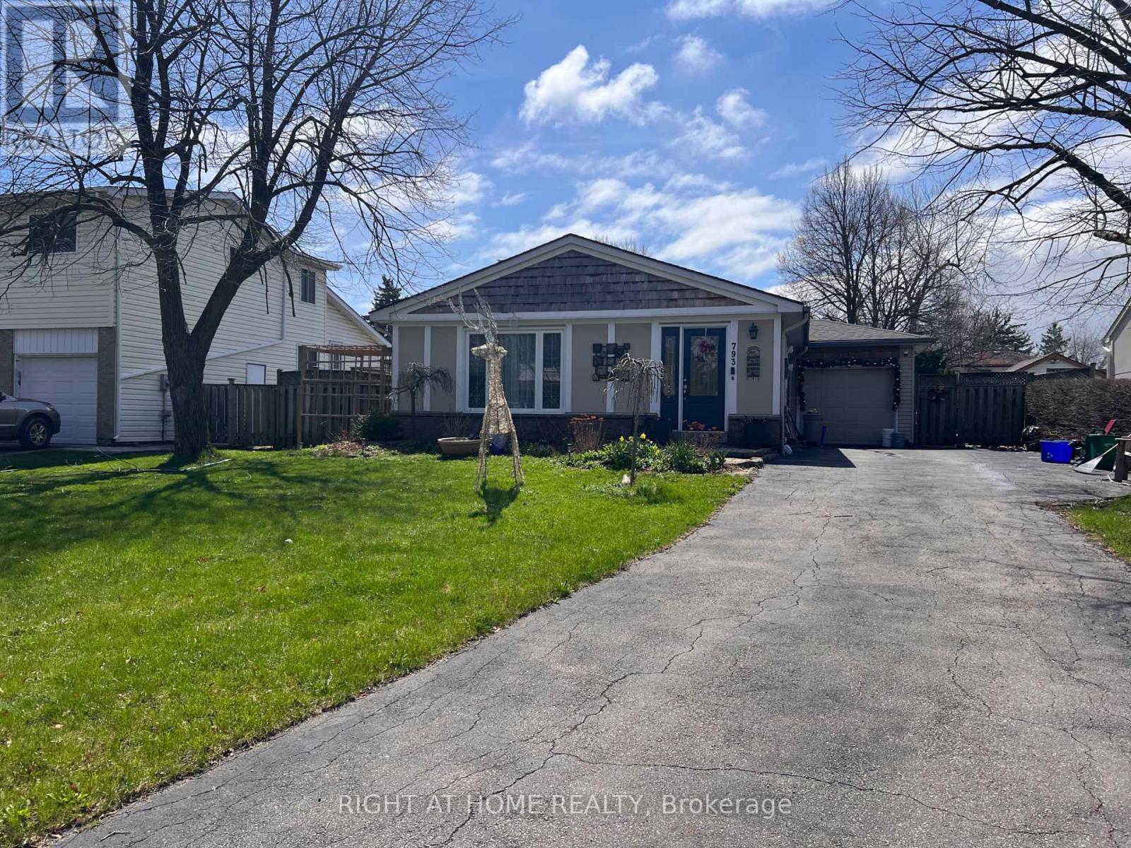 793 GRAHAM BELL COURT, Milton, Ontario