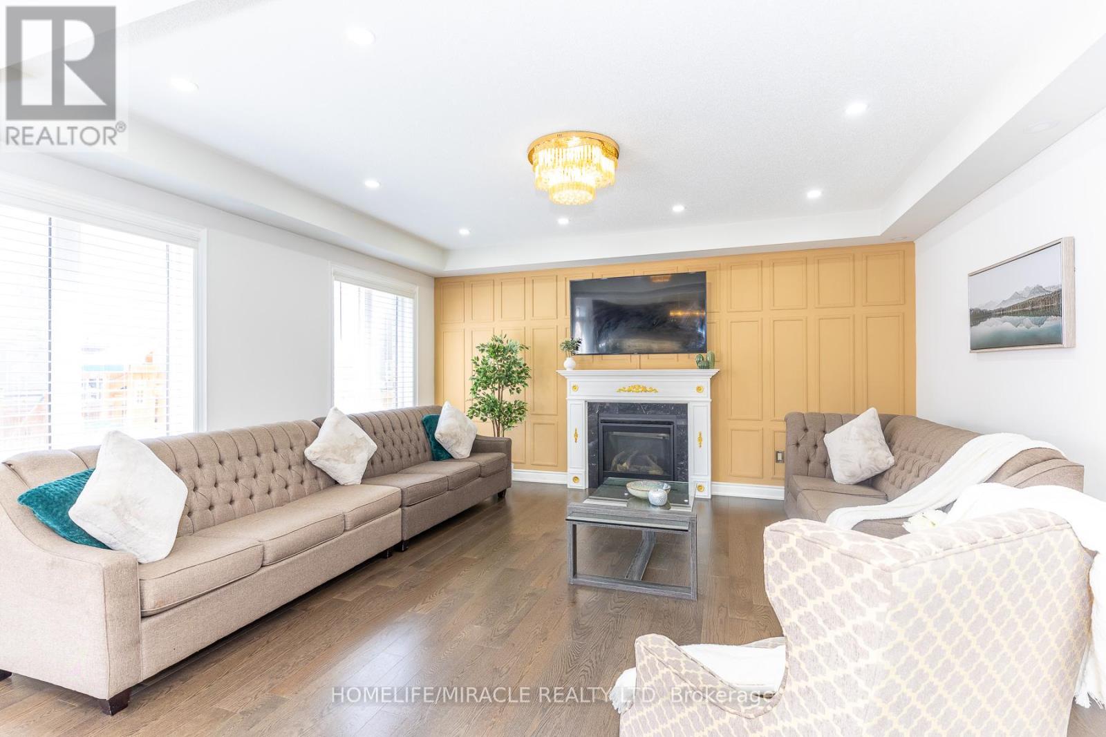 1535 Mendelson Heights, Milton, Ontario  L9E 1H3 - Photo 12 - W13043626