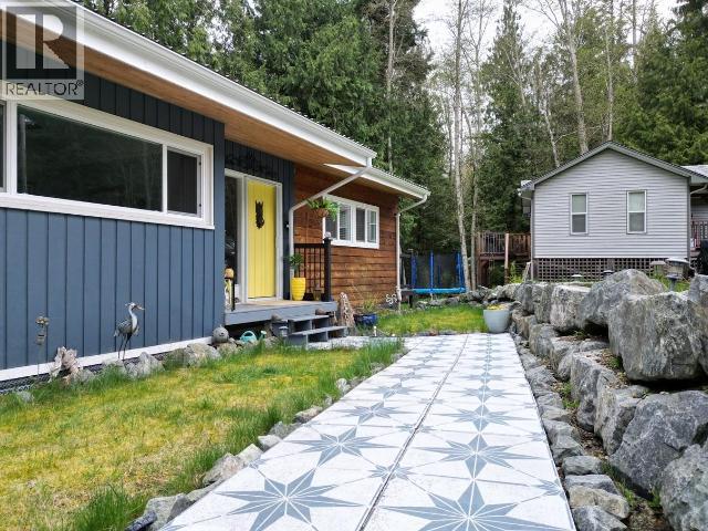 8013 Centennial Drive, Powell River, British Columbia  V8A 0S4 - Photo 2 - 19831