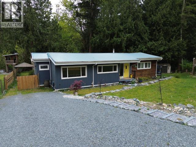 8013 CENTENNIAL DRIVE, Powell River, British Columbia