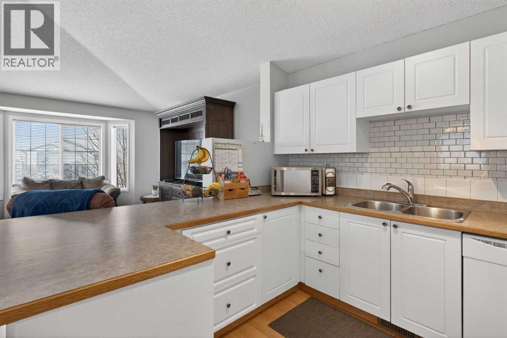 173 Martin Crossing Crescent NE, Calgary, Alberta  T3J 3T1 - Photo 6 - A2296291