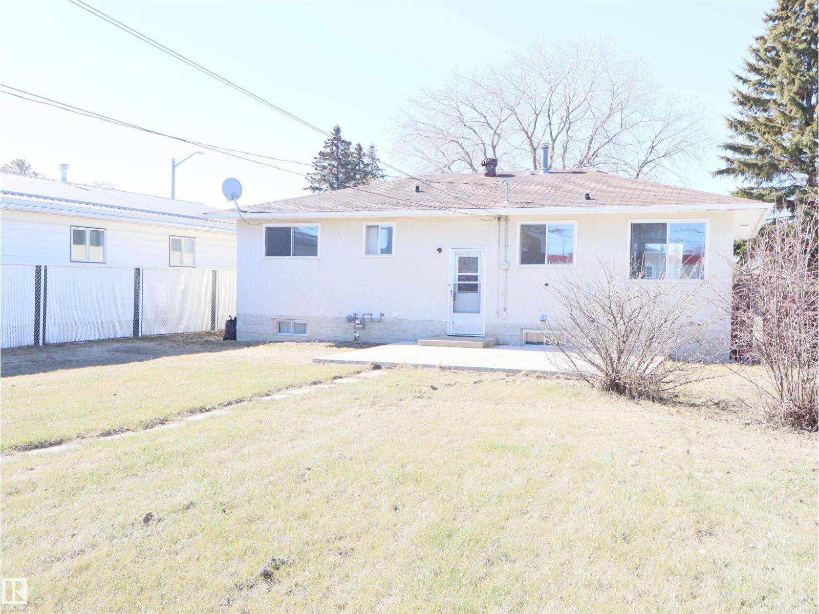 4934 49 Avenue, Barrhead, Alberta  T7N 1G6 - Photo 4 - E4484740