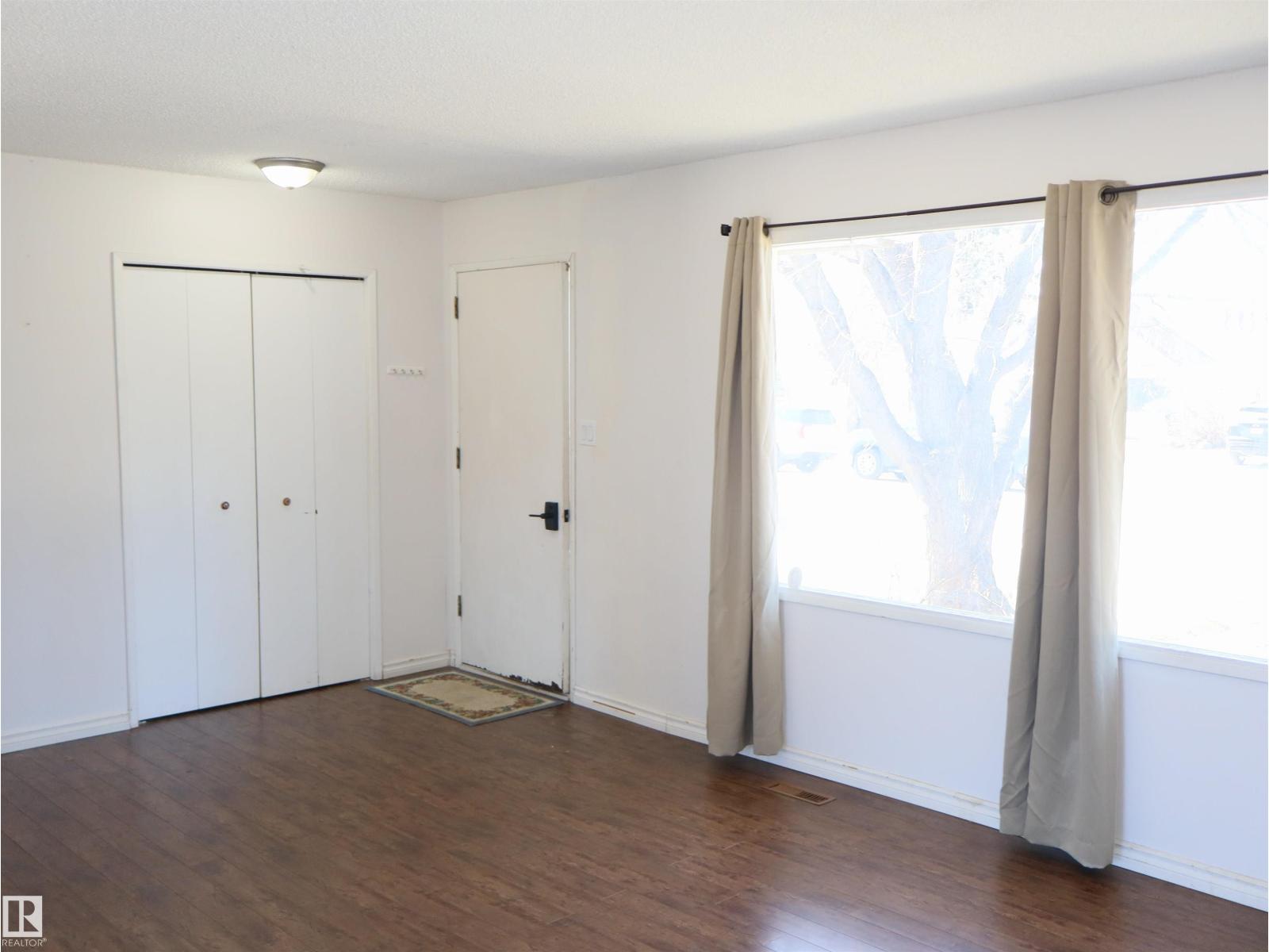 4934 49 Avenue, Barrhead, Alberta  T7N 1G6 - Photo 13 - E4484740