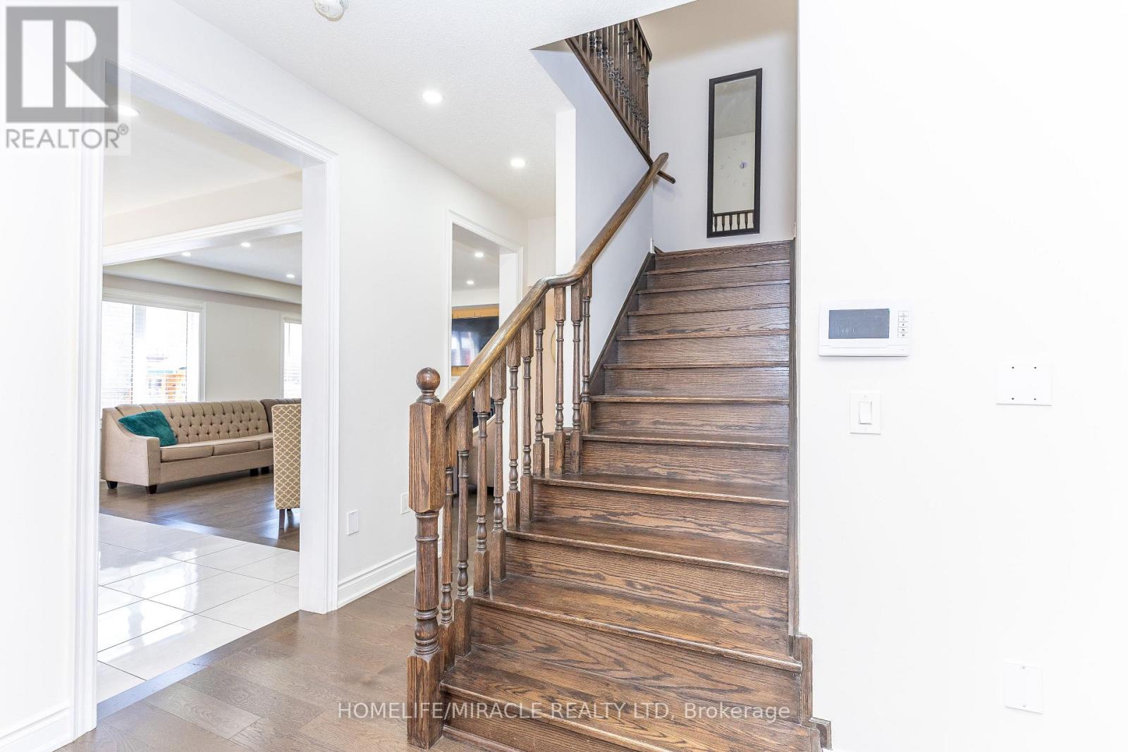 1535 Mendelson Heights, Milton, Ontario  L9E 1H3 - Photo 17 - W13043626