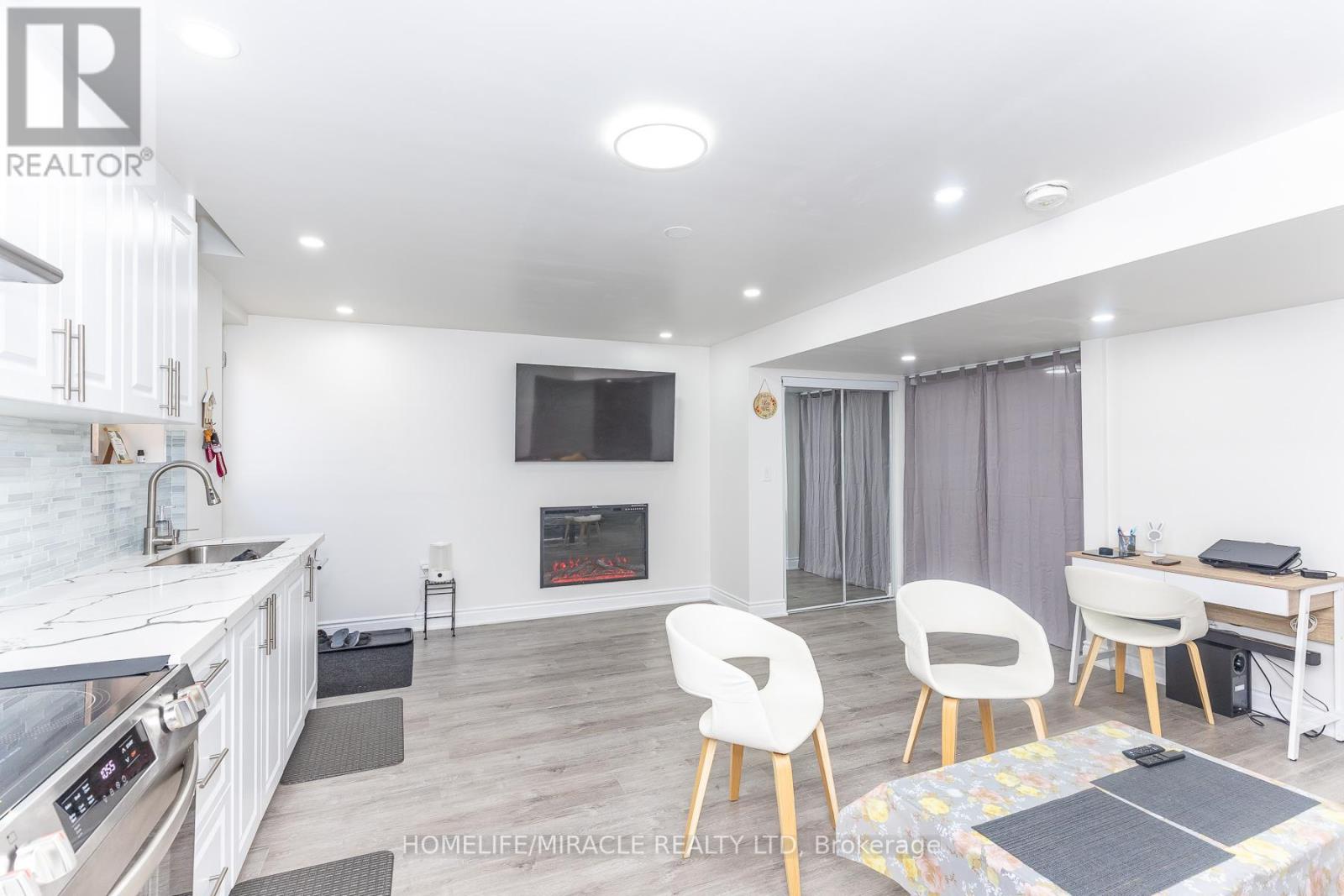 1535 Mendelson Heights, Milton, Ontario  L9E 1H3 - Photo 41 - W13043626