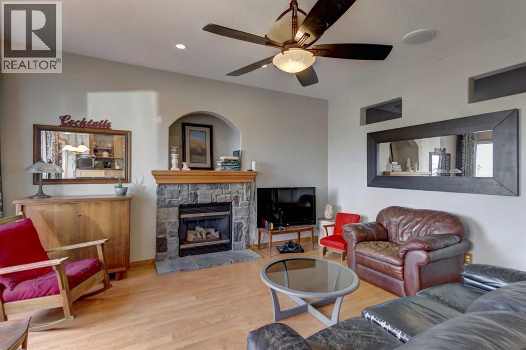 208 Railway Avenue, Cheadle, Alberta  T1P 0X8 - Photo 9 - A2286052