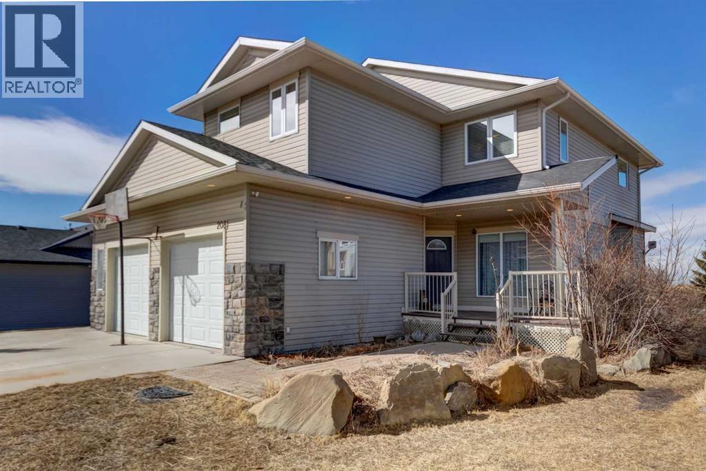 208 Railway Avenue, Cheadle, Alberta  T1P 0X8 - Photo 2 - A2286052