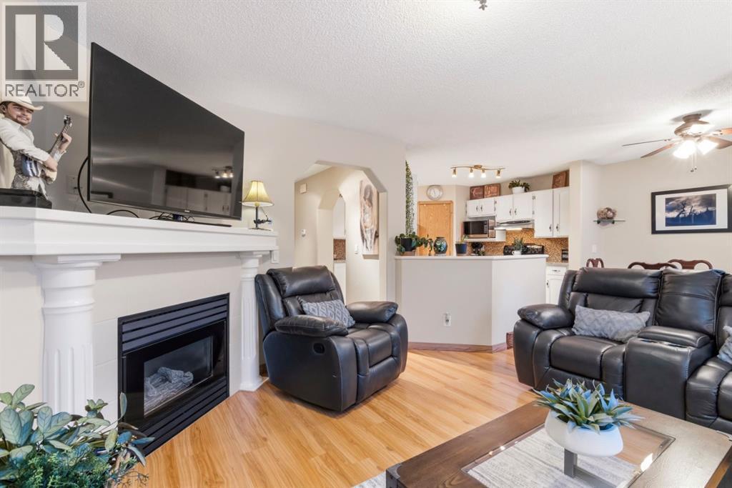 158 Saratoga Close NE, Calgary, Alberta  T1Y 7A1 - Photo 3 - A2298487