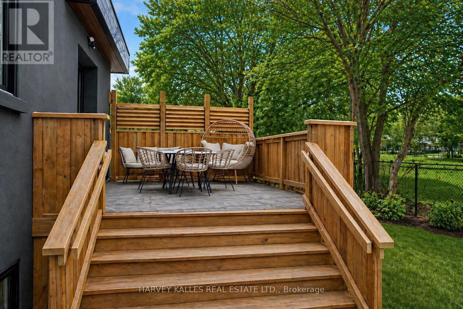 90 Great Oak Drive, Toronto, Ontario  M9A 1N5 - Photo 21 - W12875388