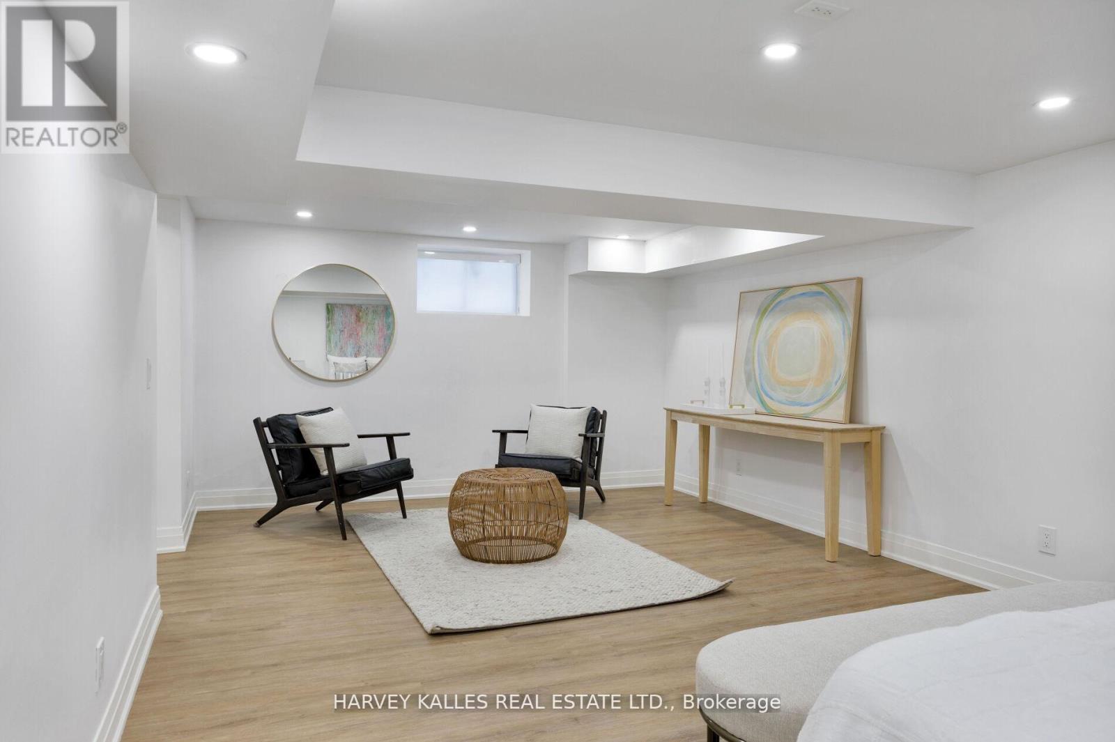 90 Great Oak Drive, Toronto, Ontario  M9A 1N5 - Photo 45 - W12875388