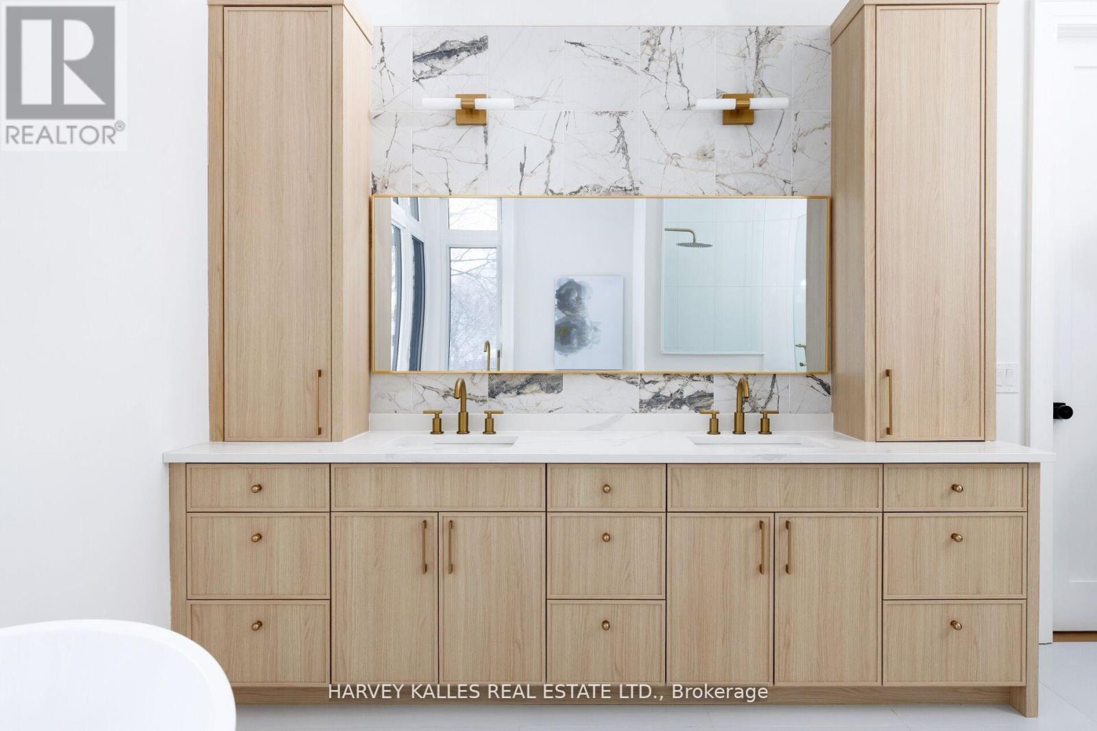 90 Great Oak Drive, Toronto, Ontario  M9A 1N5 - Photo 27 - W12875388