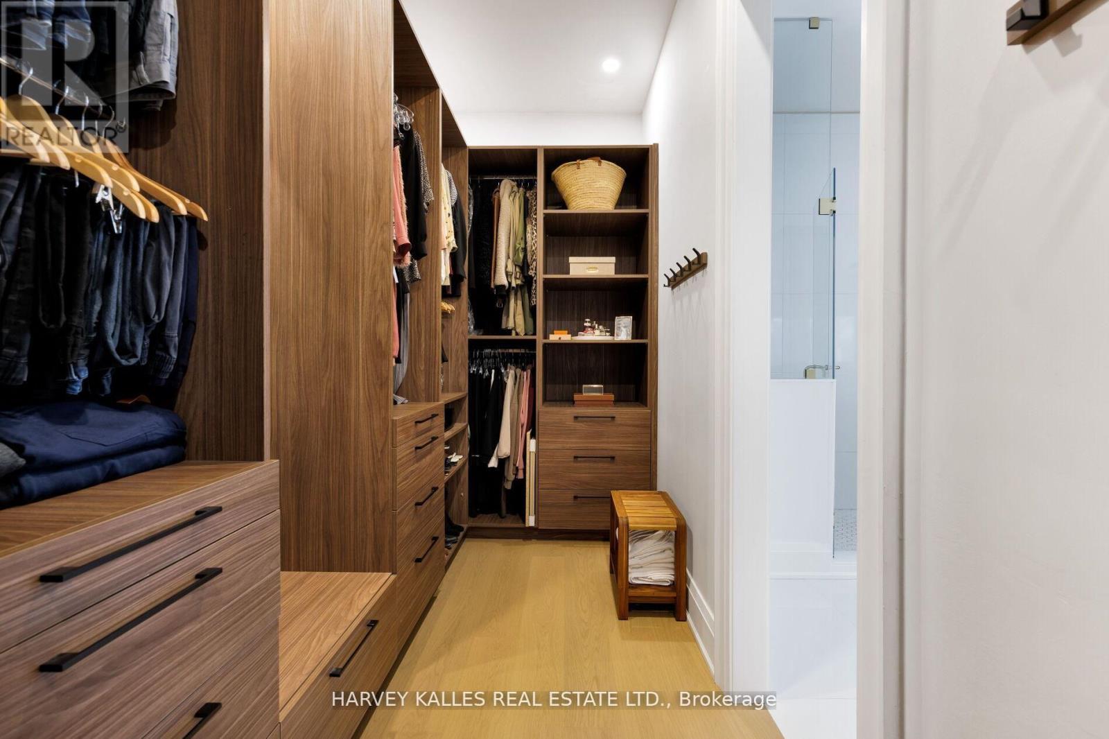 90 Great Oak Drive, Toronto, Ontario  M9A 1N5 - Photo 31 - W12875388