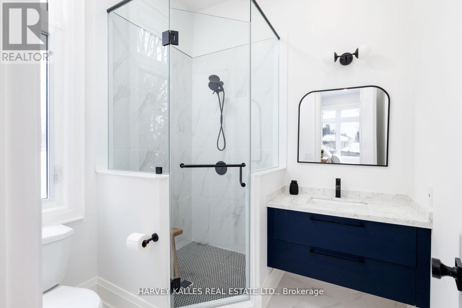 90 Great Oak Drive, Toronto, Ontario  M9A 1N5 - Photo 35 - W12875388