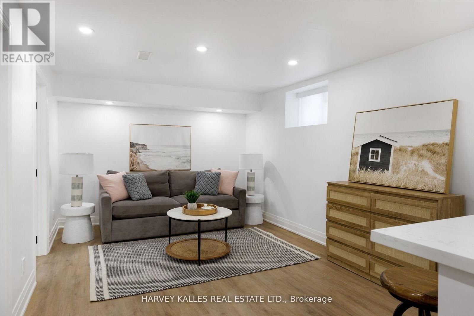 90 Great Oak Drive, Toronto, Ontario  M9A 1N5 - Photo 47 - W12875388