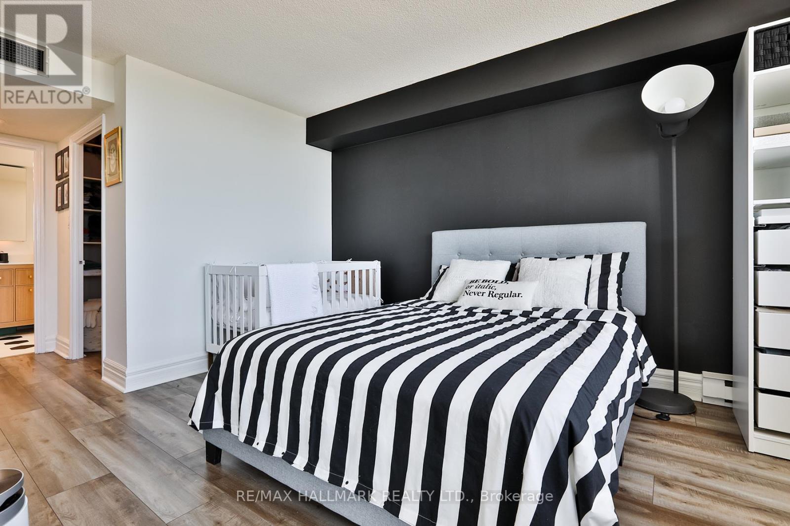 1405 - 1360 Rathburn Road E, Mississauga, Ontario  L4W 4H4 - Photo 11 - W13054010