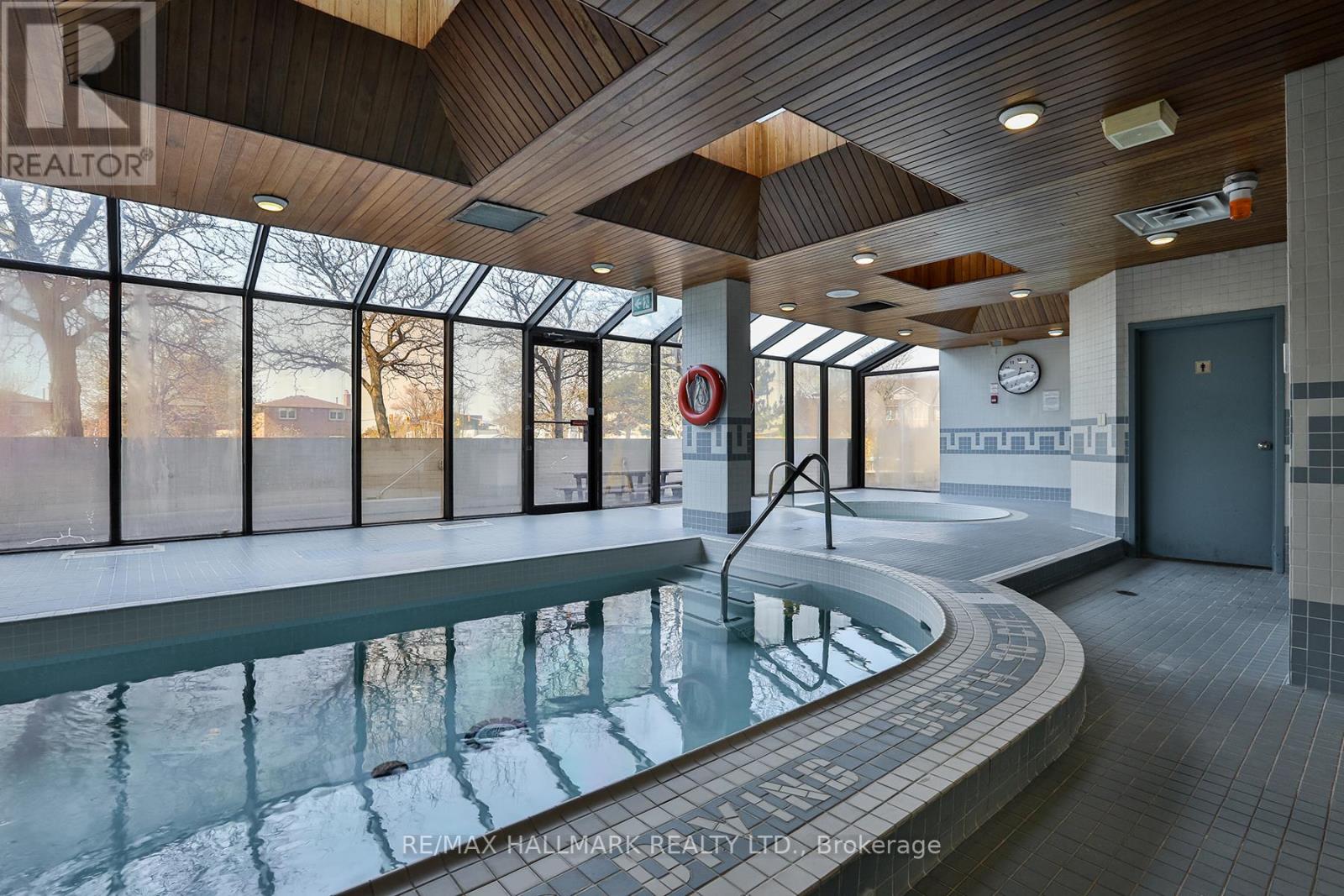 1405 - 1360 Rathburn Road E, Mississauga, Ontario  L4W 4H4 - Photo 18 - W13054010