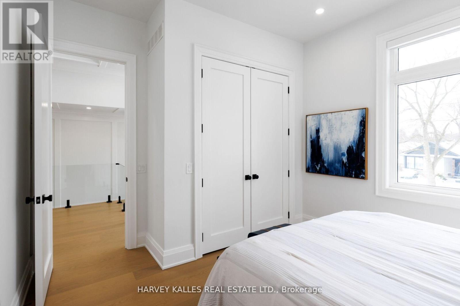 90 Great Oak Drive, Toronto, Ontario  M9A 1N5 - Photo 36 - W12875388