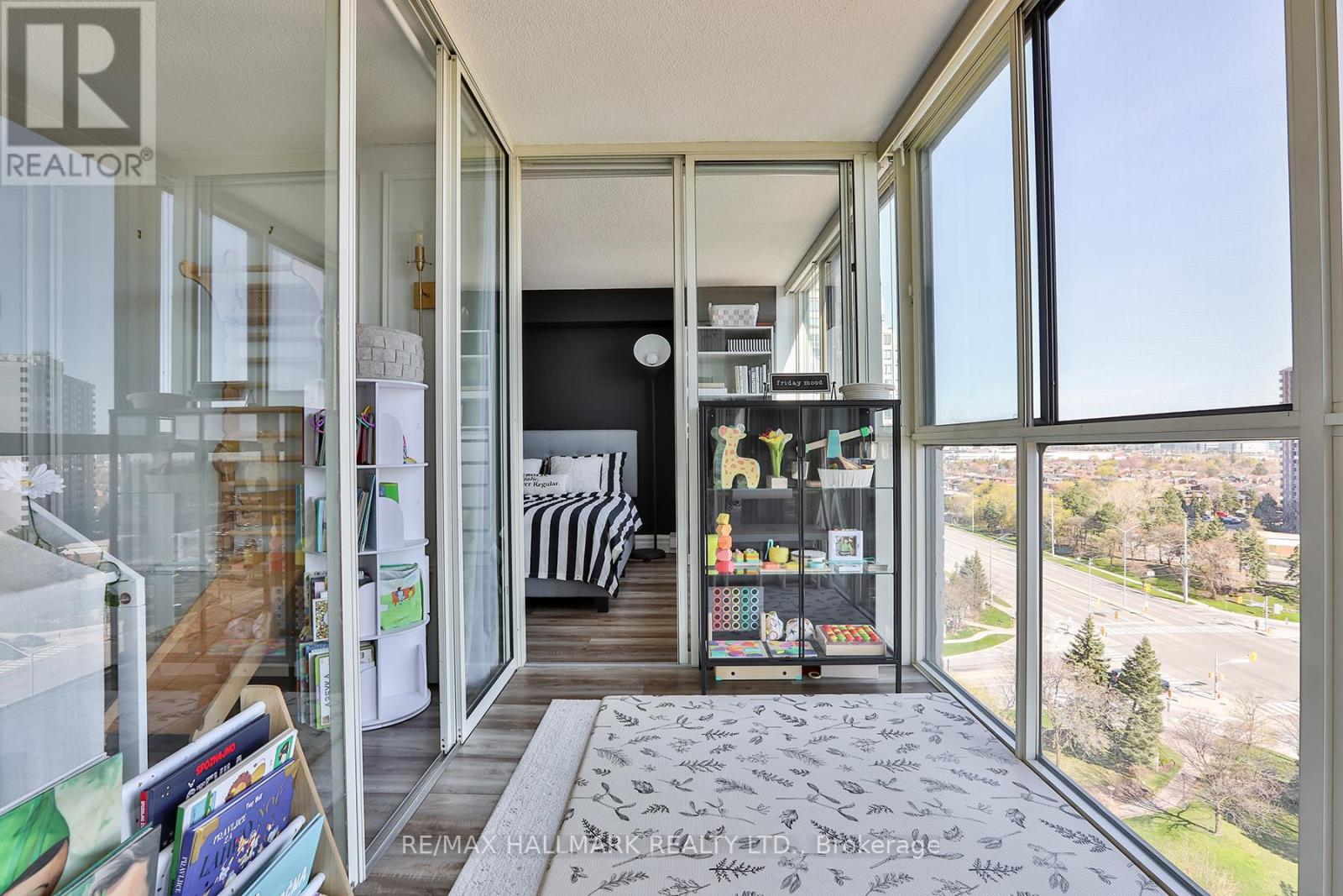 1405 - 1360 Rathburn Road E, Mississauga, Ontario  L4W 4H4 - Photo 6 - W13054010