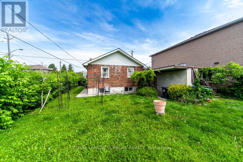 109 Regina Avenue, Toronto, Ontario  M6A 1R5 - Photo 17 - C13040994