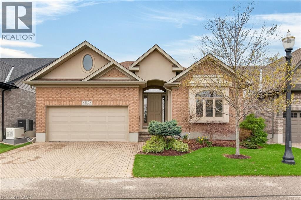 225 KETTLE LAKE Drive, New Hamburg, Ontario