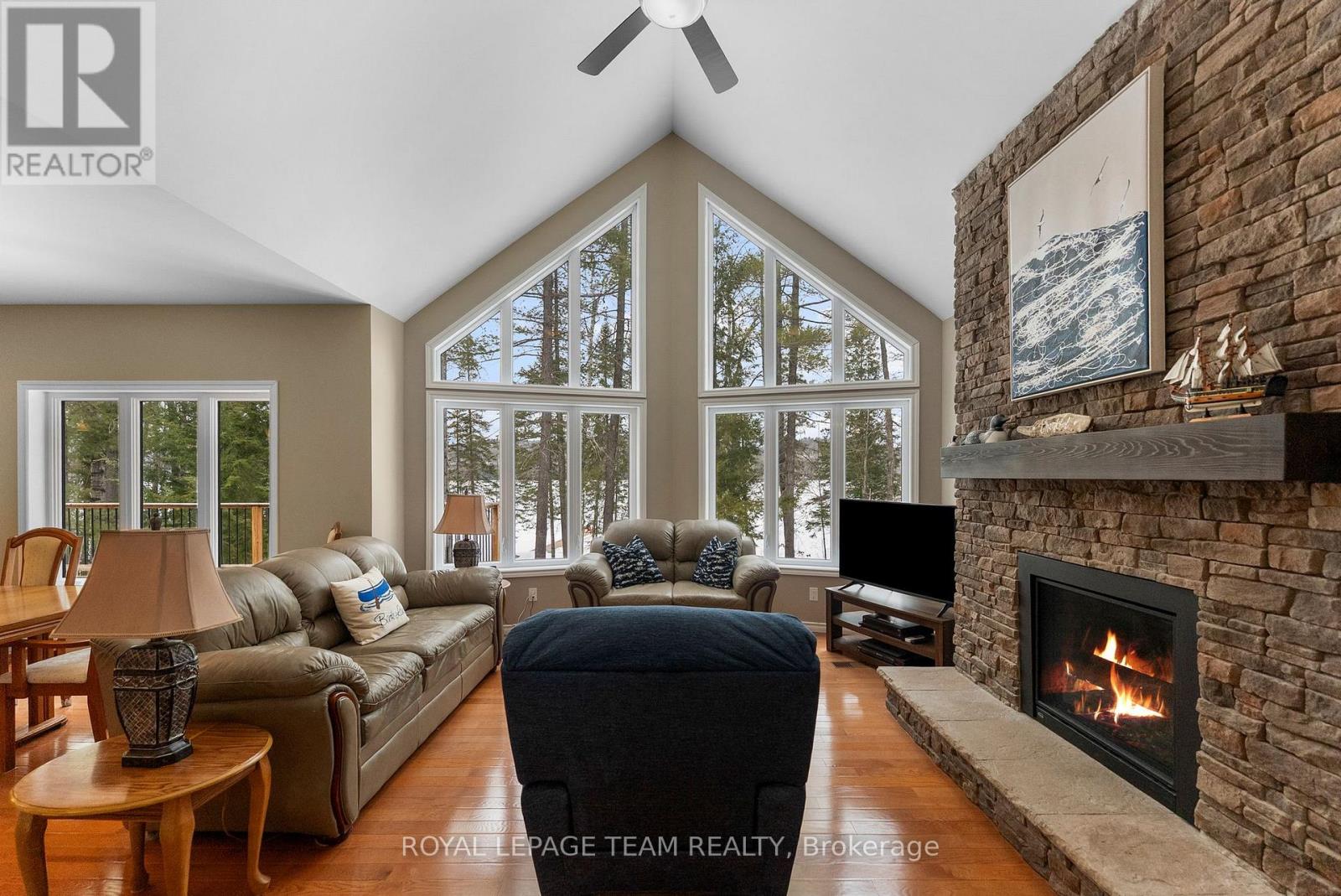 424 Lakewoods Drive, Madawaska Valley, Ontario  K0J 1B0 - Photo 15 - X12954764