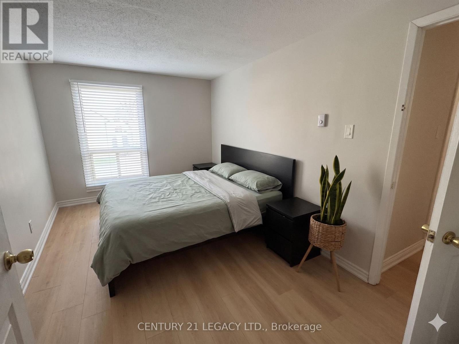 5 Haida Square, Brampton, Ontario  L6S 2N5 - Photo 8 - W13058394