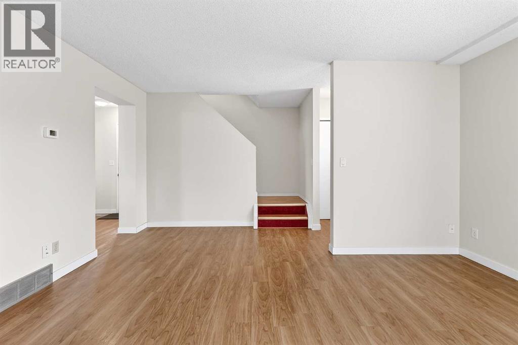 159 Shawglen Road SW, Calgary, Alberta  T2Y 1X6 - Photo 7 - A2295342