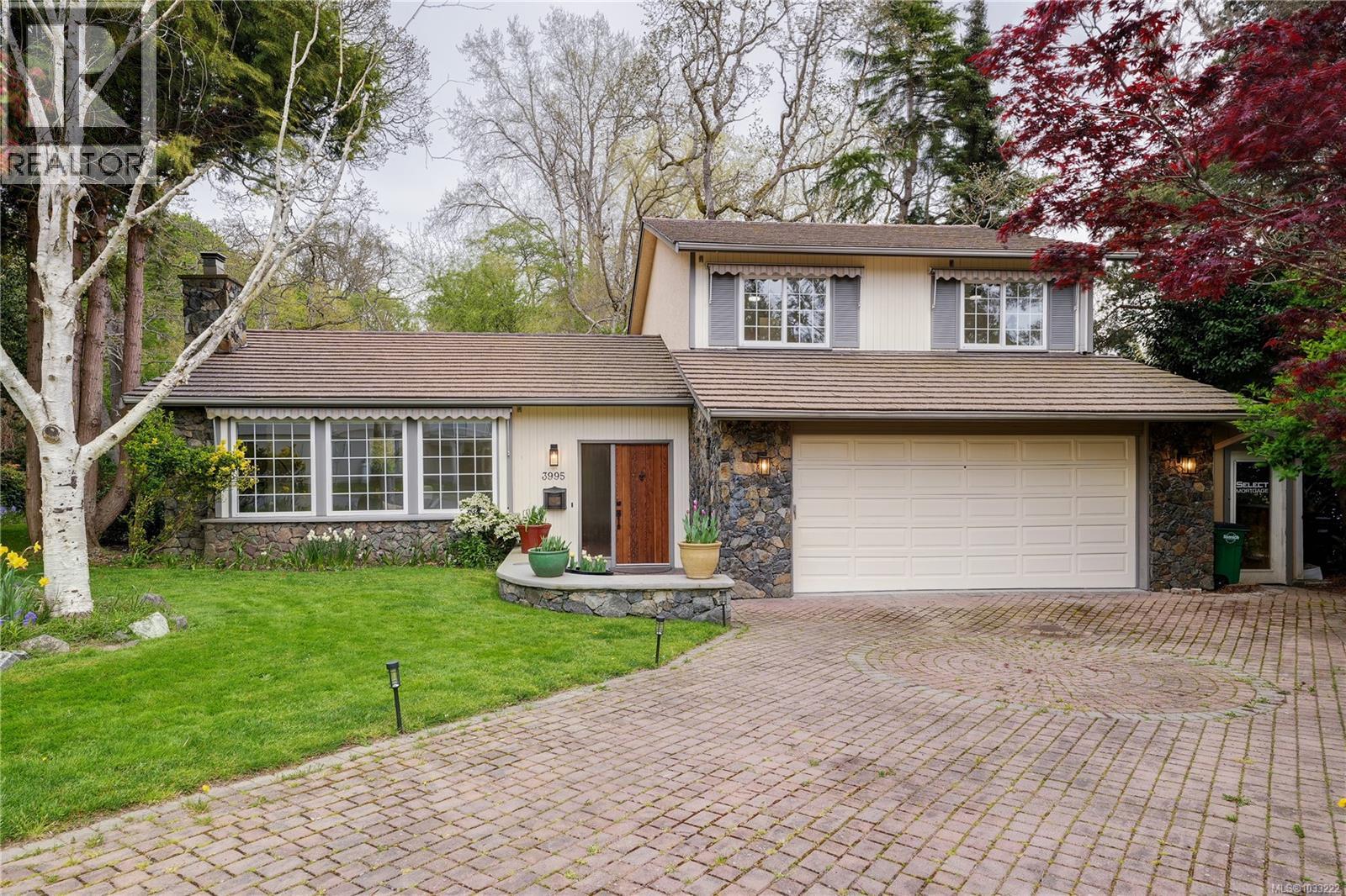 3995 Resolute Pl, Saanich, British Columbia