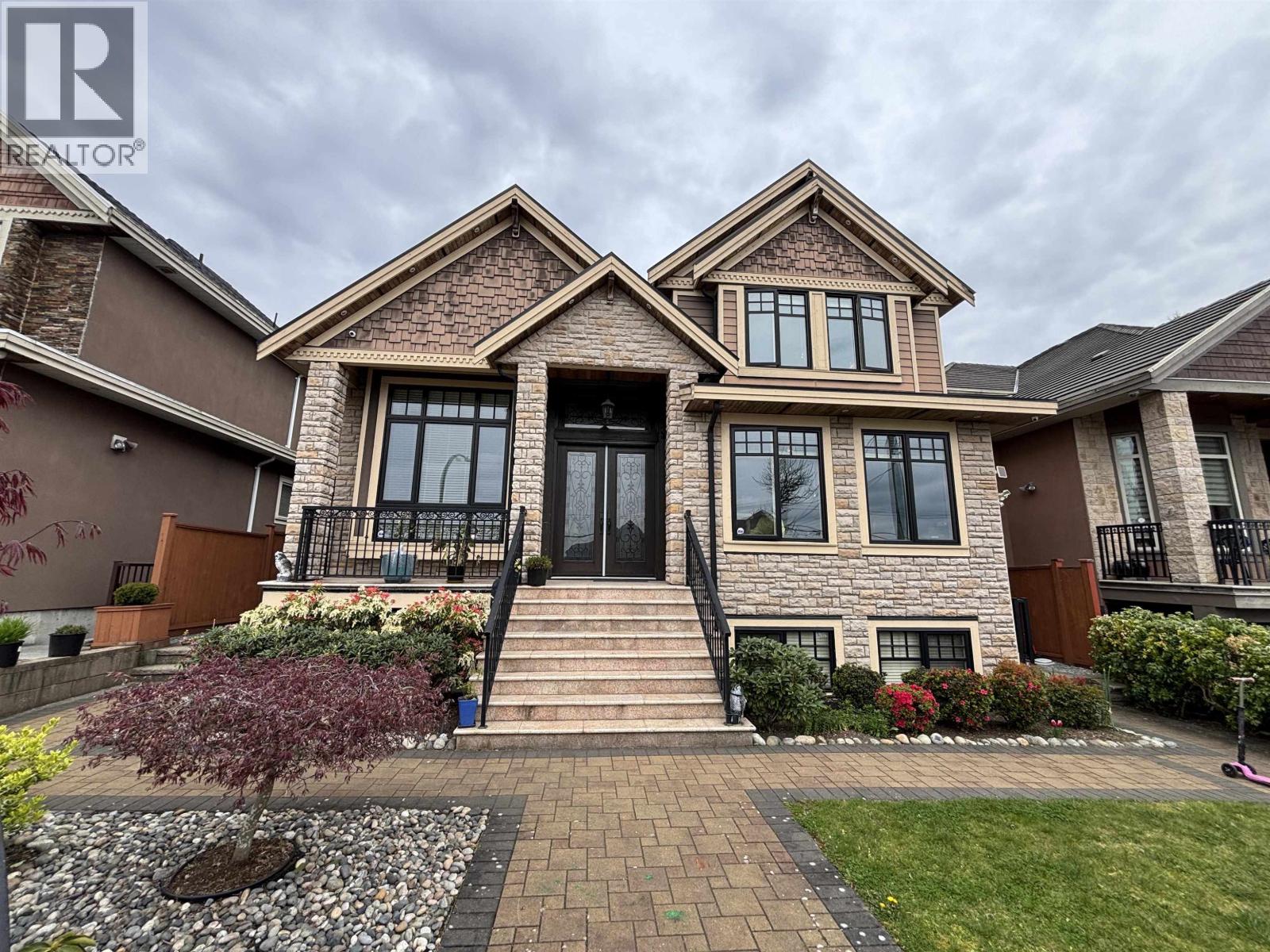 913 QUADLING AVENUE, Coquitlam, British Columbia