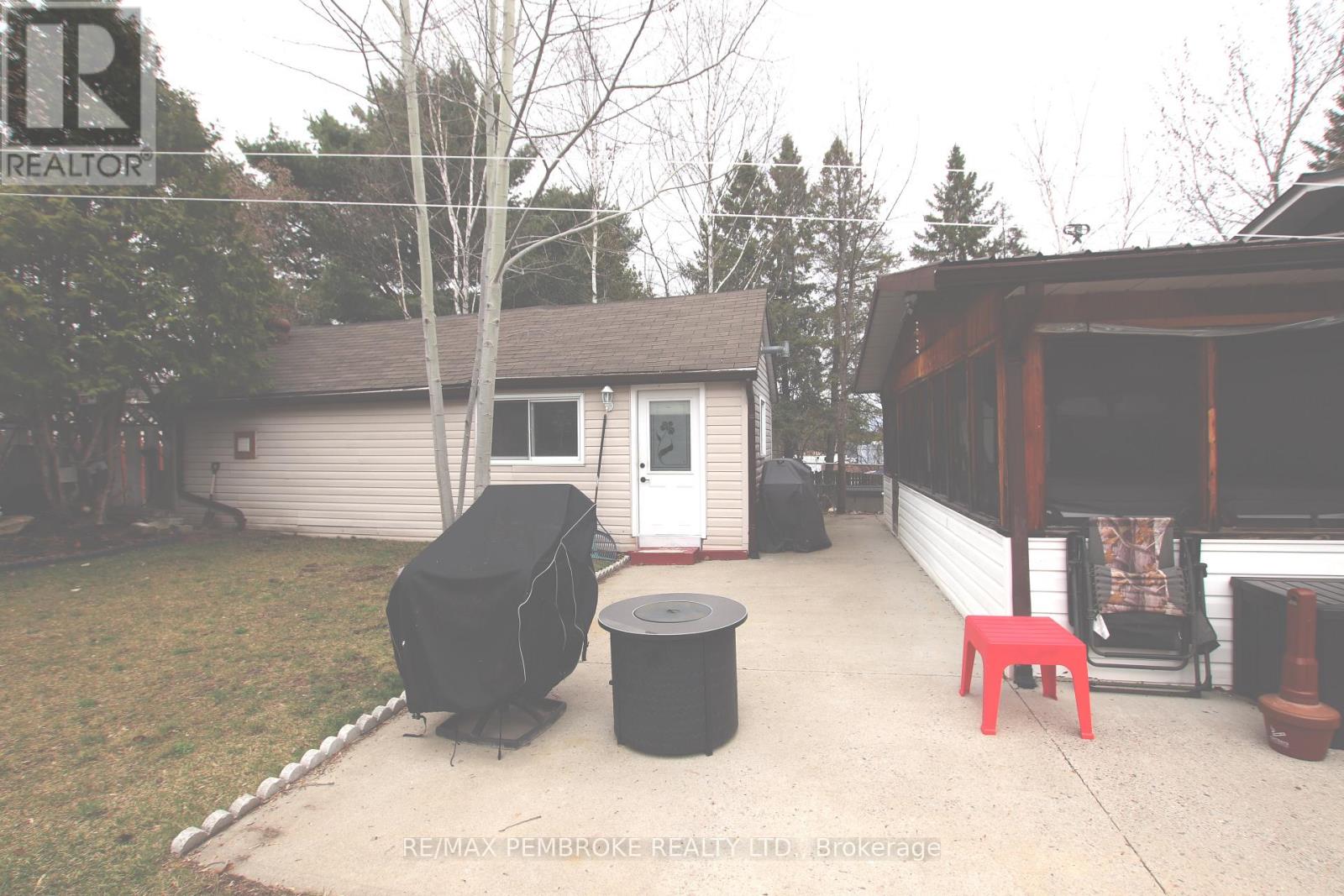 61 Doran Road, Petawawa, Ontario  K8H 1R3 - Photo 37 - X12810126