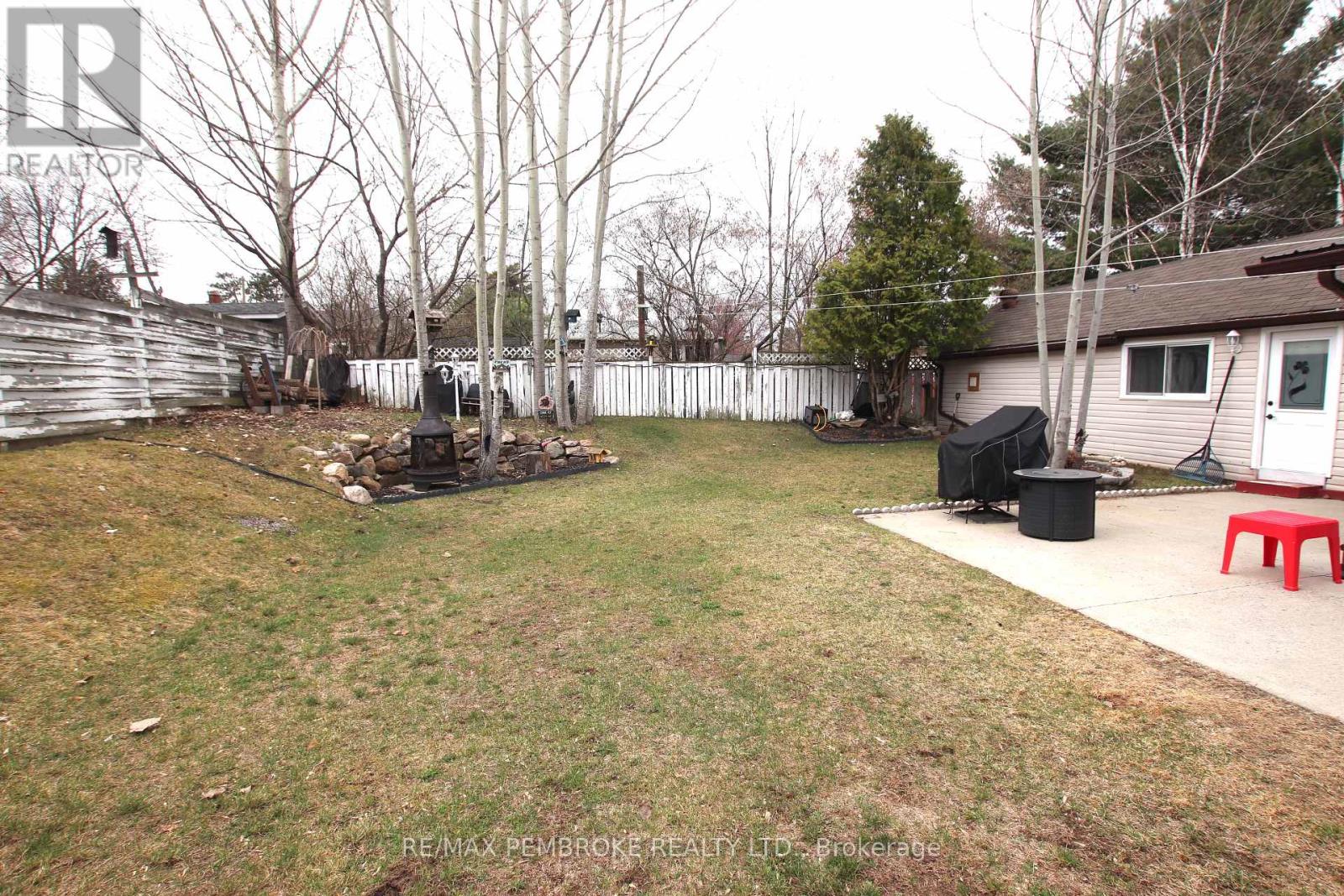 61 Doran Road, Petawawa, Ontario  K8H 1R3 - Photo 36 - X12810126