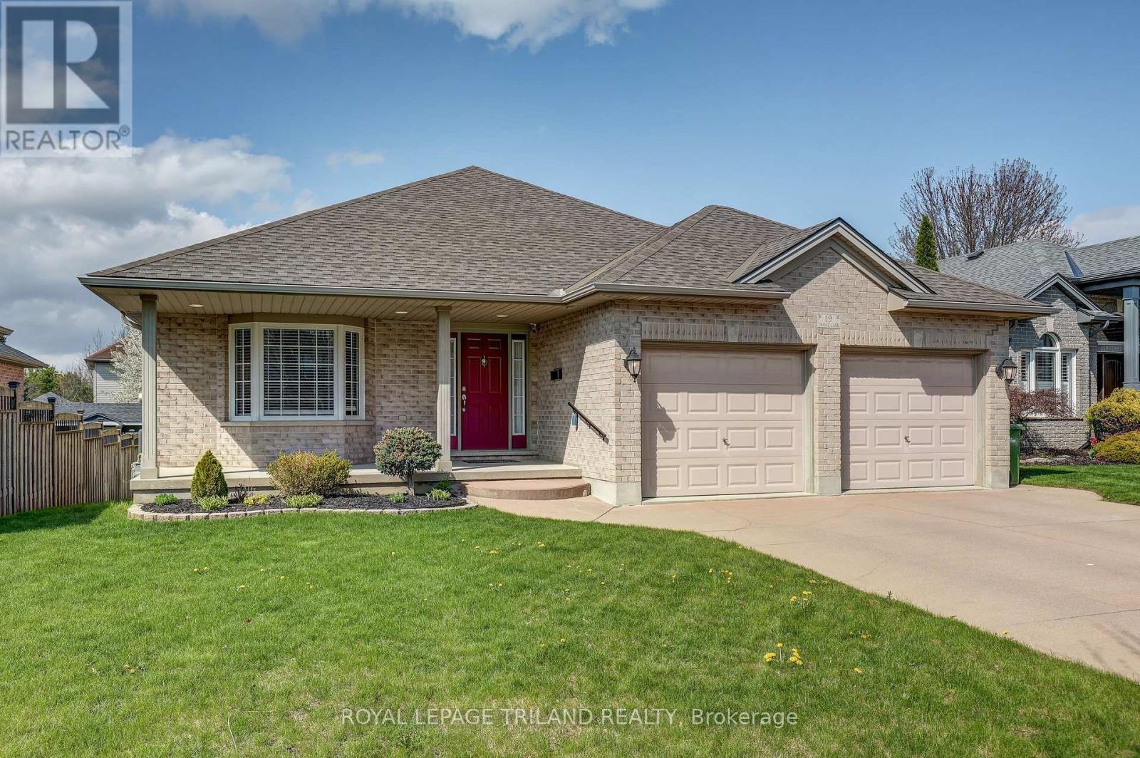 19 Oriole Lane, St. Thomas, Ontario  N5R 6K8 - Photo 2 - X13060844