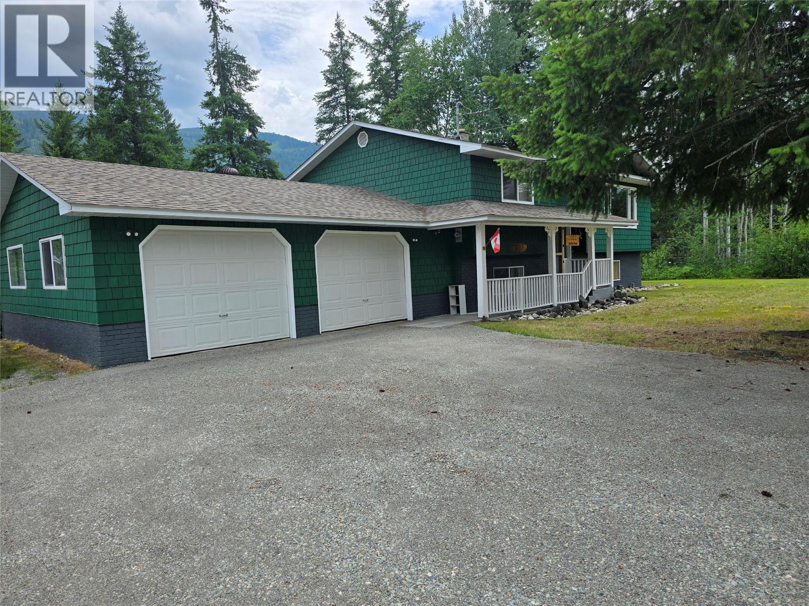 1032 CAROLINE Road, Clearwater, British Columbia