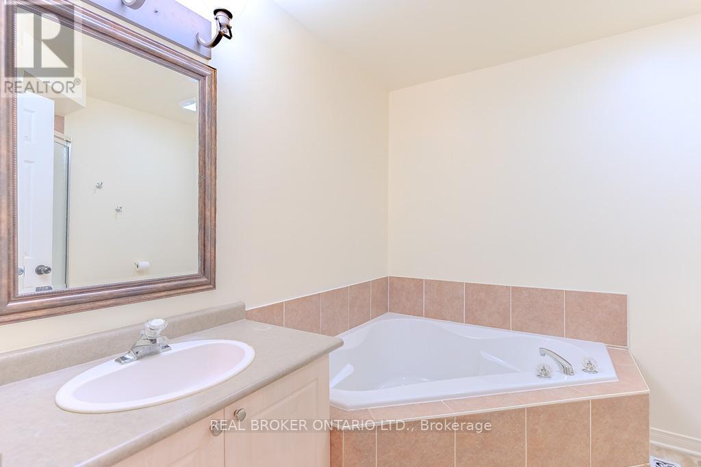 15 Calaveras Avenue S, Ottawa, Ontario  K2J 4Z8 - Photo 23 - X13060850