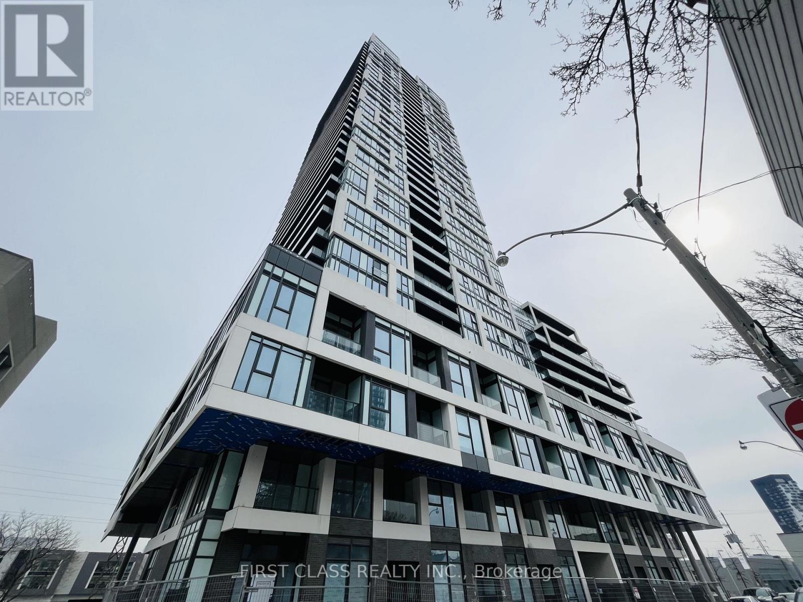 817 - 5 DEFRIES STREET, Toronto, Ontario