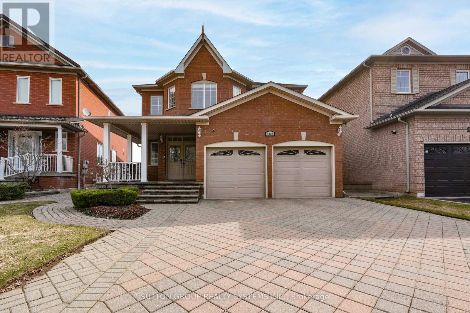 1382 AVON DRIVE, Mississauga, Ontario