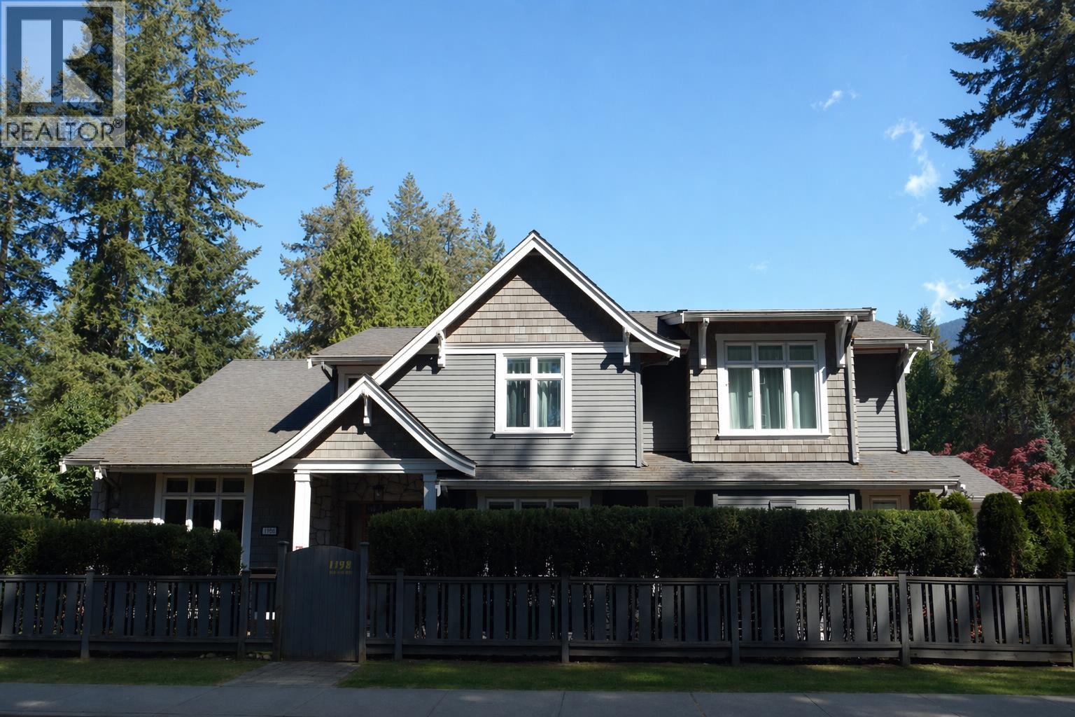 1198 EDGEWOOD ROAD, North Vancouver, British Columbia