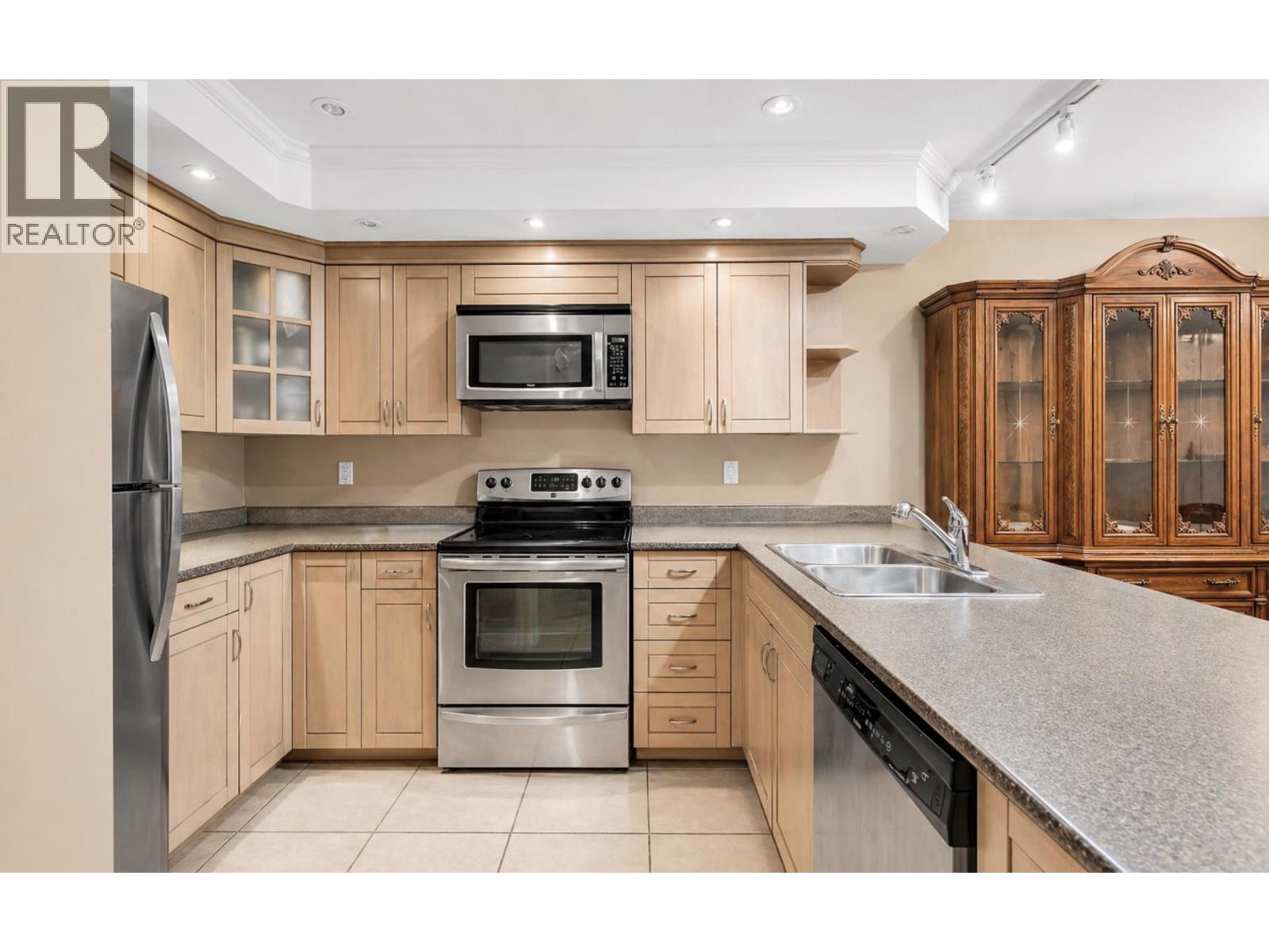 303 70 Richmond Street, New Westminster, British Columbia  T6W 2N4 - Photo 10 - R3117682