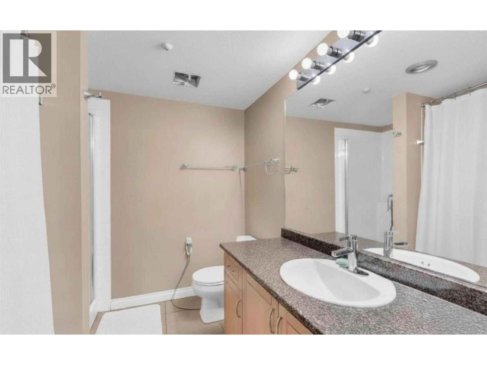 303 70 Richmond Street, New Westminster, British Columbia  T6W 2N4 - Photo 15 - R3117682